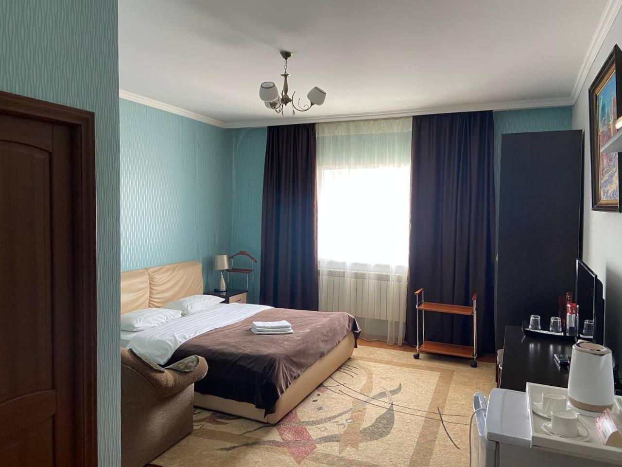 Mini-Hotel Pulsar Астана Экстерьер фото